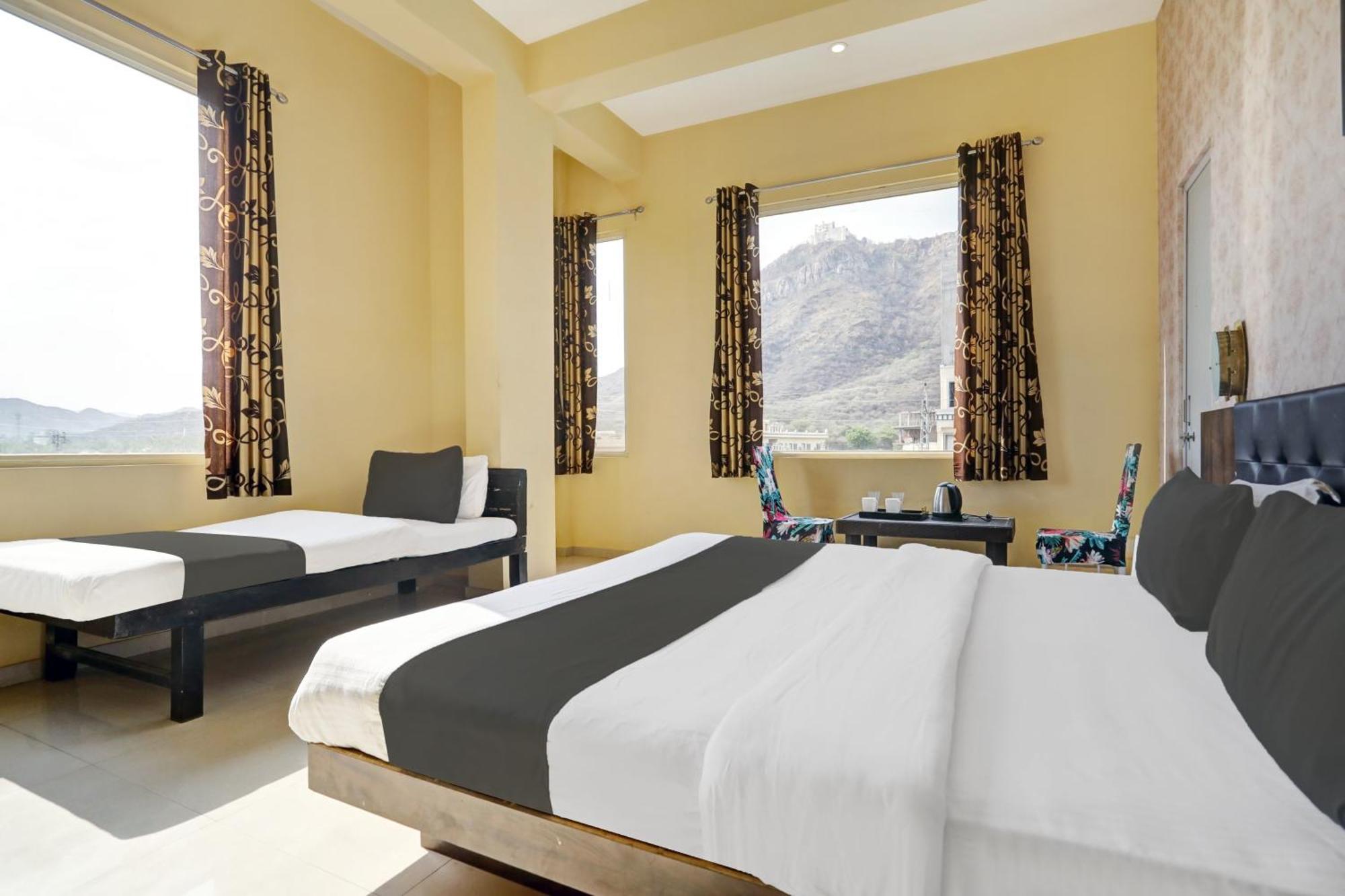 Collection O Amet Garh Hotel Udaipur Exterior photo