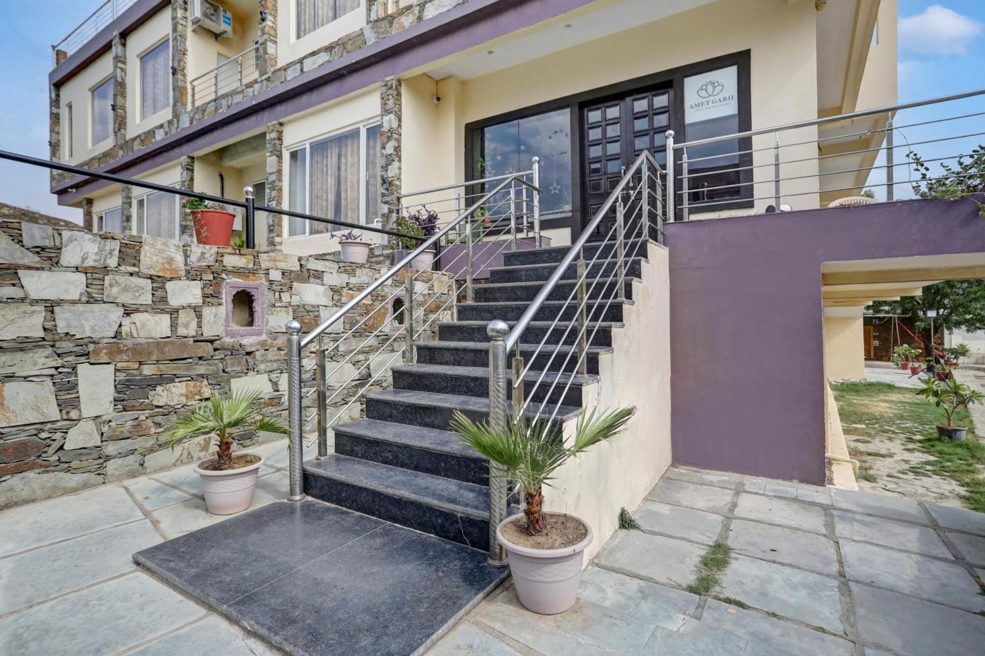 Collection O Amet Garh Hotel Udaipur Exterior photo